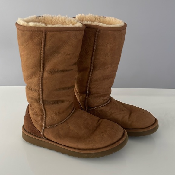 UGG Shoes - 7 UGG Classic Tall Boot* - Chestnut (note flaw in lining left boot)